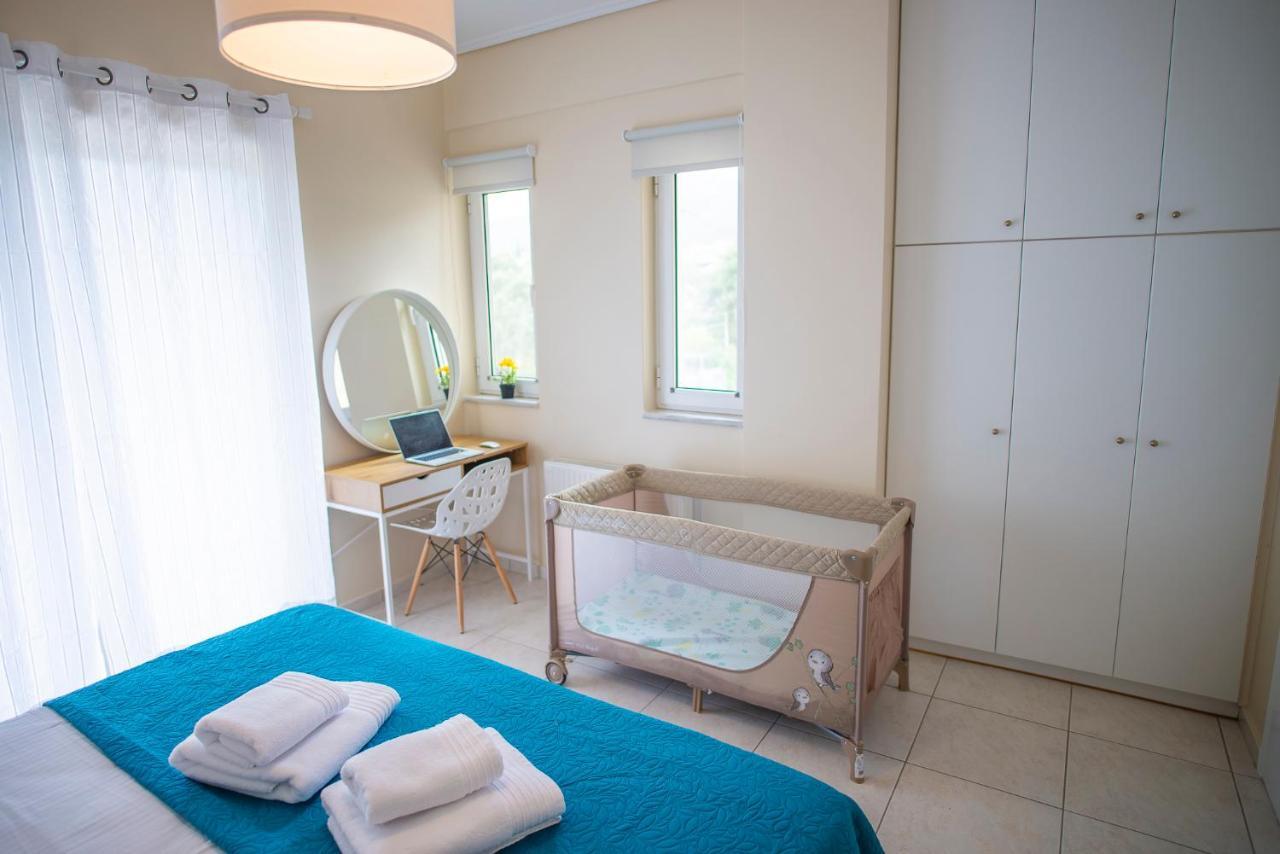 Helios: Charming Beach Home Next To Crystal Waters Néa Mákri Exterior foto