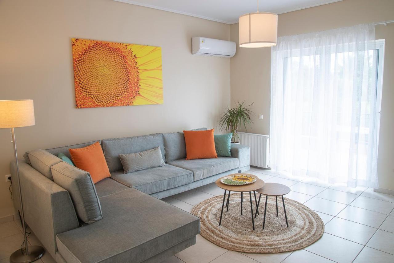 Helios: Charming Beach Home Next To Crystal Waters Néa Mákri Exterior foto